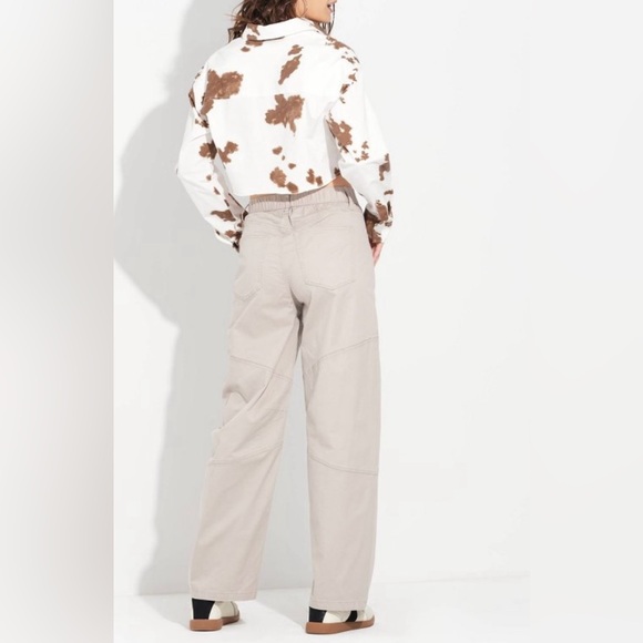 Women’s Twill Utility Crop Shirt - Picture 6 of 6